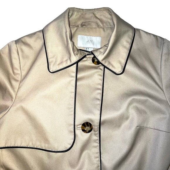 H&M size 6 tan w black trim & lining belted w back overlay button up trench coat - Picture 3 of 16